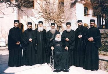 Старец Афанасий с духовными чадами